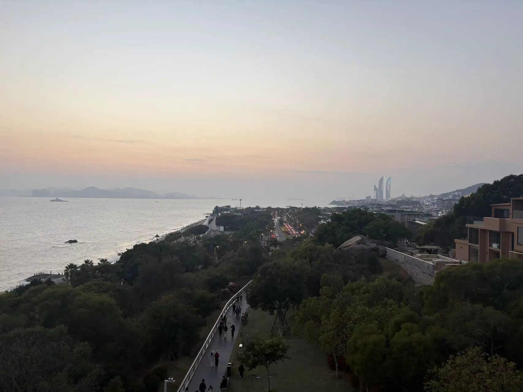 An image to describe post