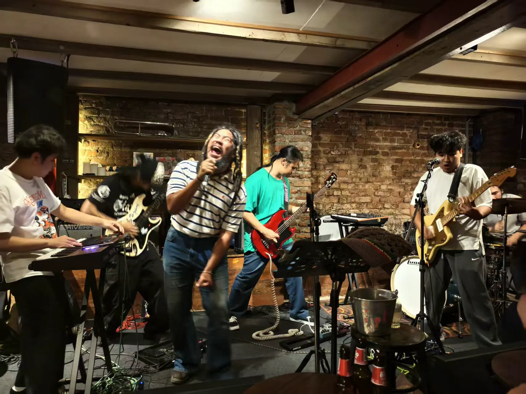 An image to describe post